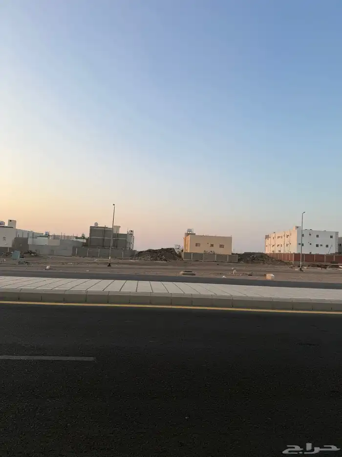 للبيع ارض تجارية في مخطط النبلاء م660 خلف خلاف بعد محطة نفط 32