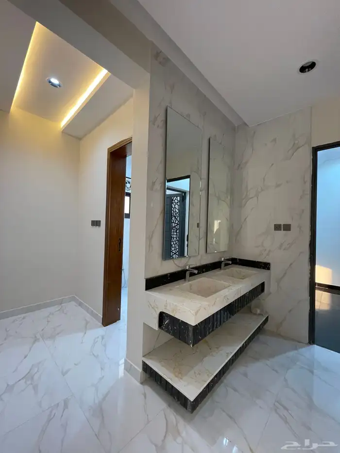 للبيع فيلا روف دور ثانى مع ملحق من 750 الف شمال الخميس 9