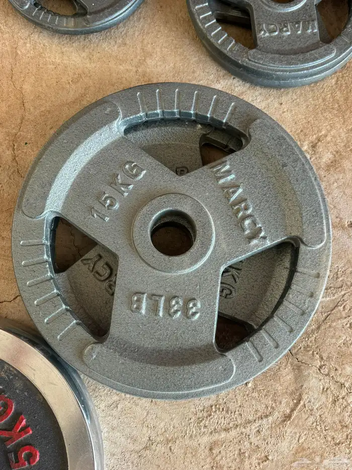 مجموعة معدات رياضية نظيفه لاتشكو من شيء 8