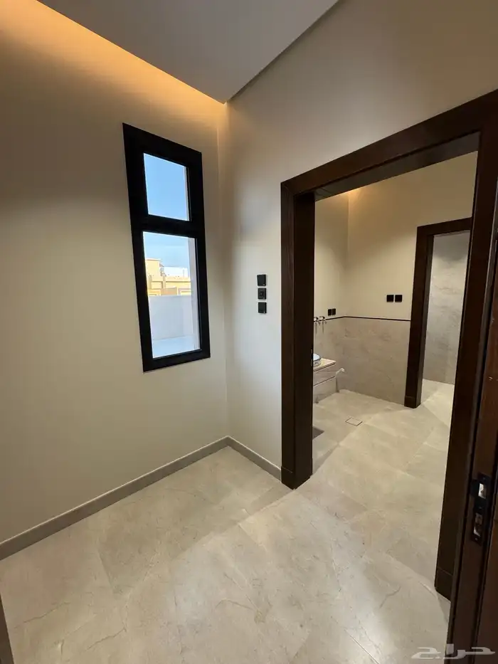 للبيع فيلا مودرن دورين وملحق واصل جميع الخدمات بحي راقي 26