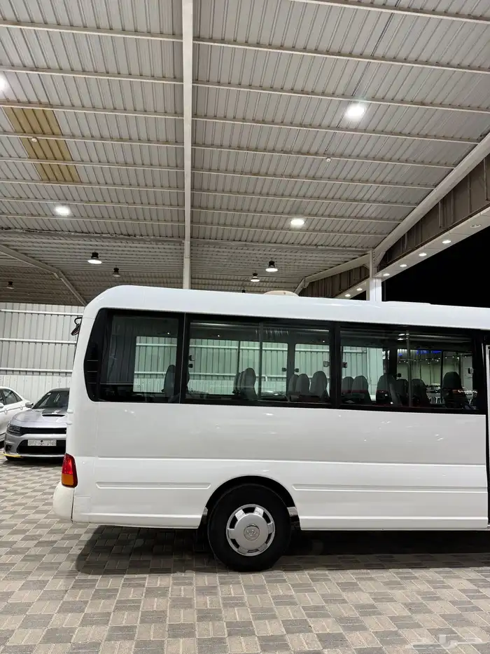 للبيع باص هونداي كونتي ديزل موديل 2014 ممشي قليل 30راكب 9