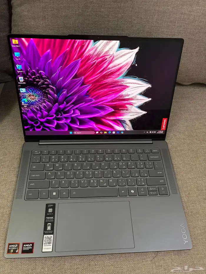 لابتوب لينوفو يوجا برو 7 نظيف جدا باقي بالضمان مع شاحنه 9