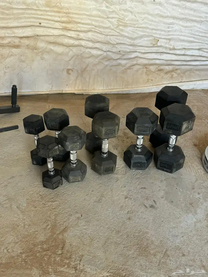 مجموعة معدات رياضية نظيفه لاتشكو من شيء 6