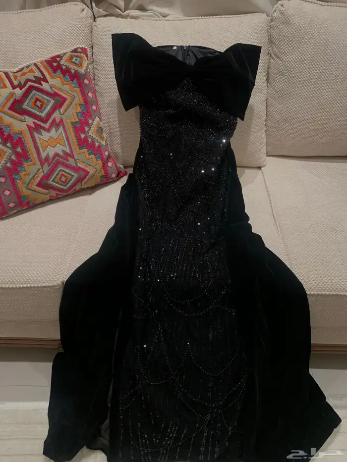 فستان مقاس M تم ارتداؤه مرة واحدة 400 1