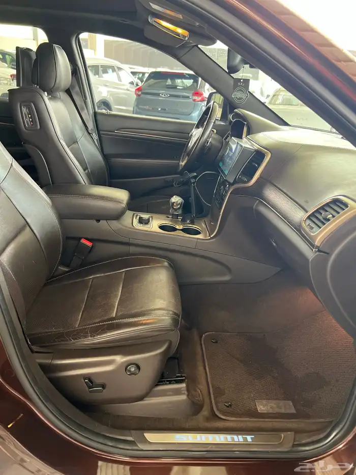 جيب شيروكي جراند 2015 فل كامل سعودي ماشي 139 الف 7