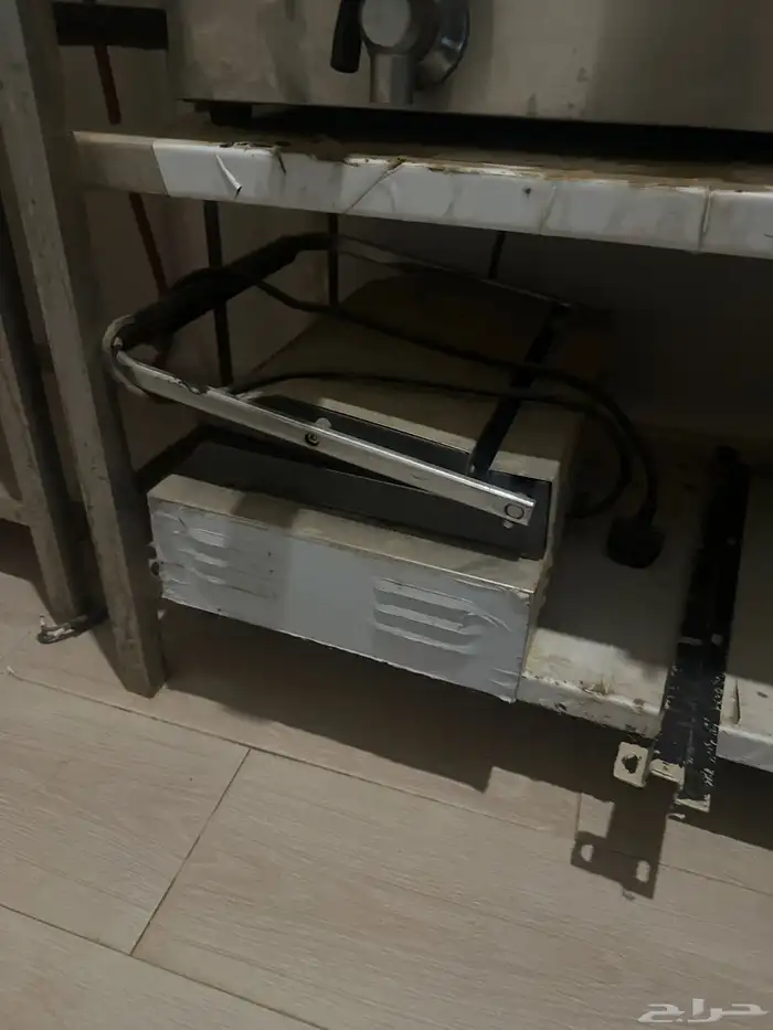 أدوات بوفيه كامله من فرن من سخان غلايه بطاط وفيه أشياء كثير 4