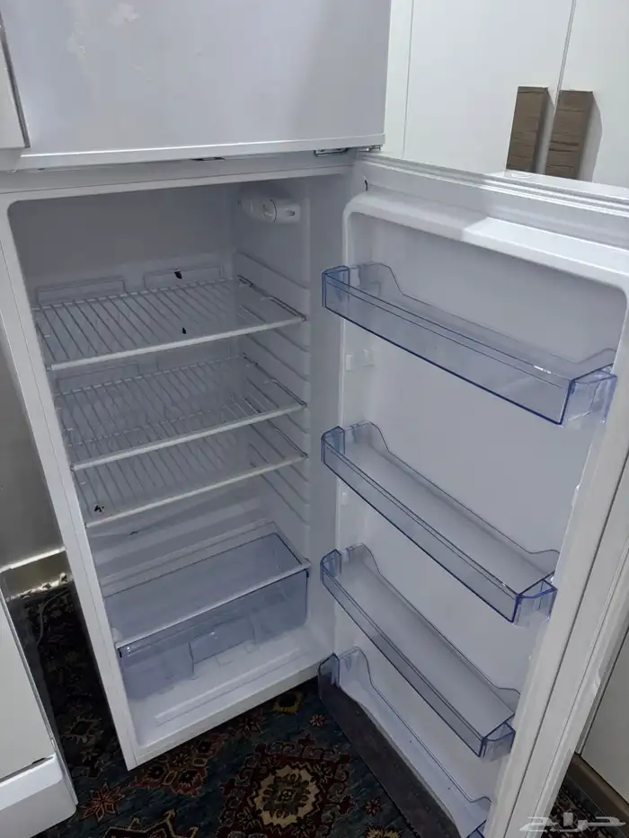 للبيع ثلاجة 9 قدم بحالة الوكالة 1