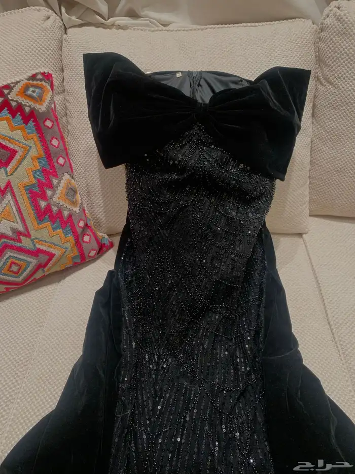 فستان مقاس M تم ارتداؤه مرة واحدة 400 4