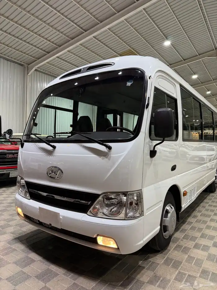 للبيع باص هونداي كونتي ديزل موديل 2014 ممشي قليل 30راكب 26