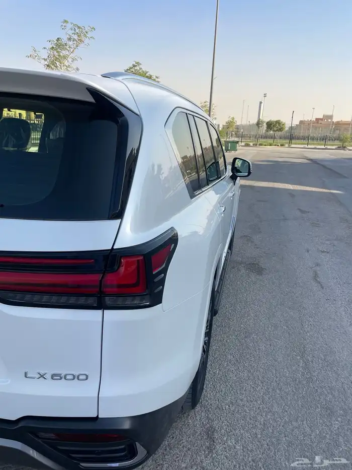 للبيع جيب لكزس 2024 BB سعودي 8