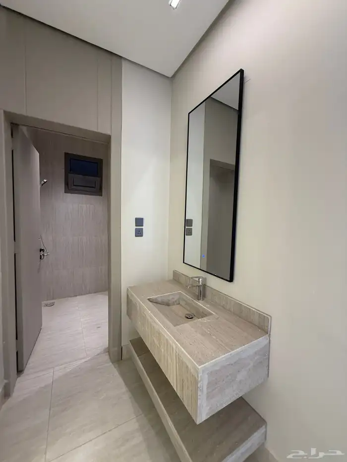 للبيع شقه ارضيه ببايكة ف حي المصيف مقابل نادي ضمك 7