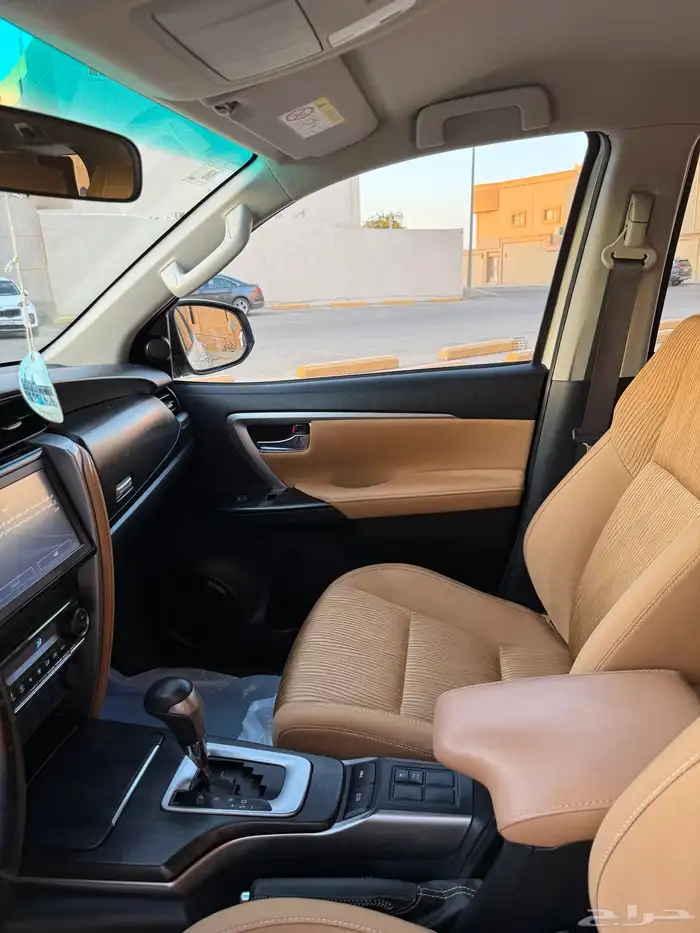 فورتشنر 2022 VX بنزين 25