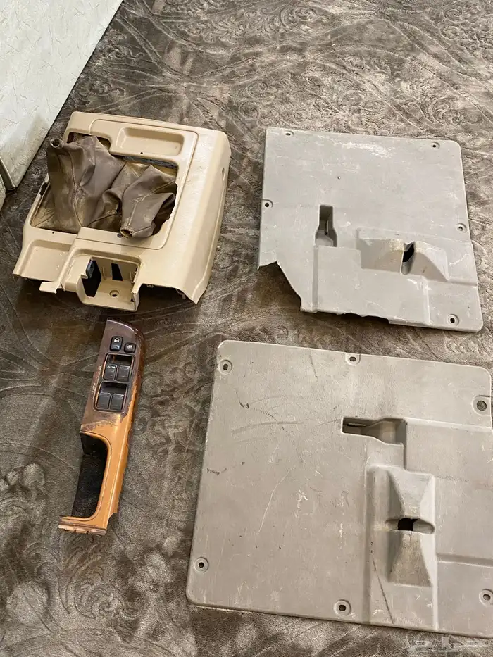 قطع ديكورات بترول نيسان 1998. وأثاث عزبة 9