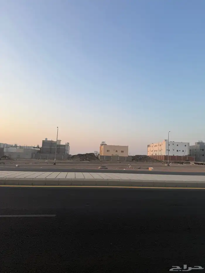 للبيع ارض تجارية في مخطط النبلاء م660 خلف خلاف بعد محطة نفط 39