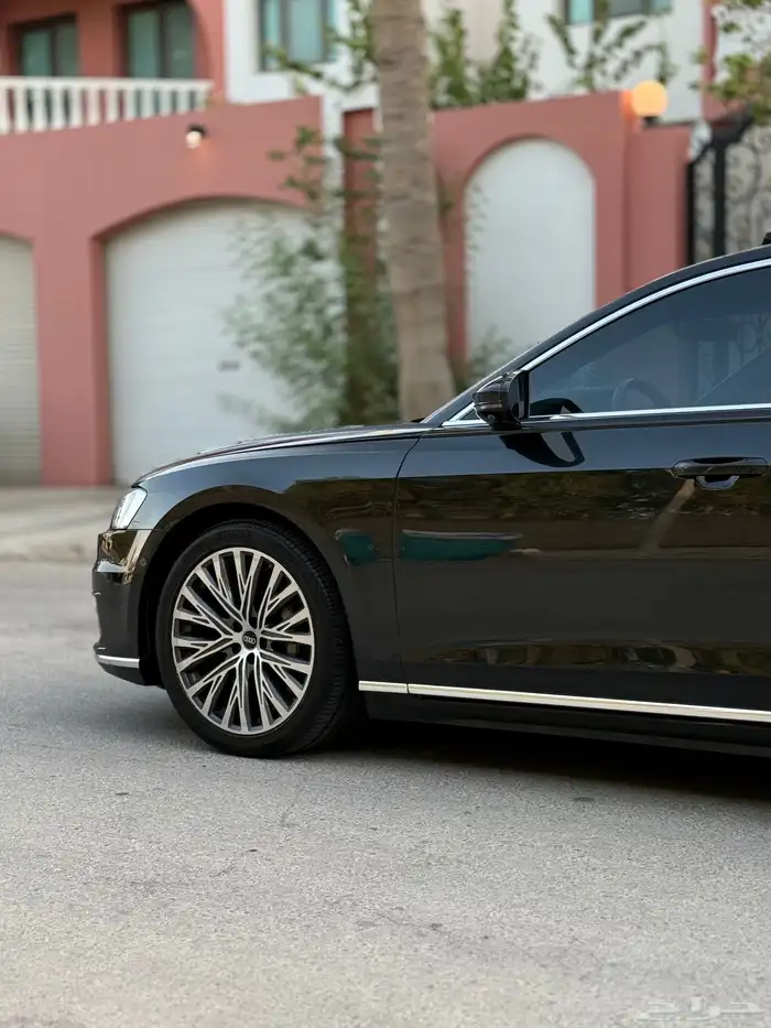 Audi A8L 2021 10