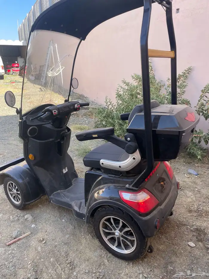 اسكوتر كهربائي للكبار 4 كفرات للبيع 1