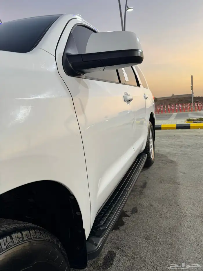 سيكويا 2013 ممشاه 92الف كيلو ستاندر ثلاجه  دبل 7