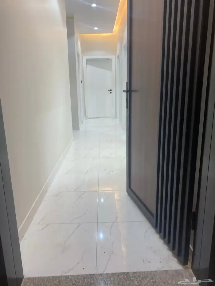 للبيع فيلا روف علوي 7