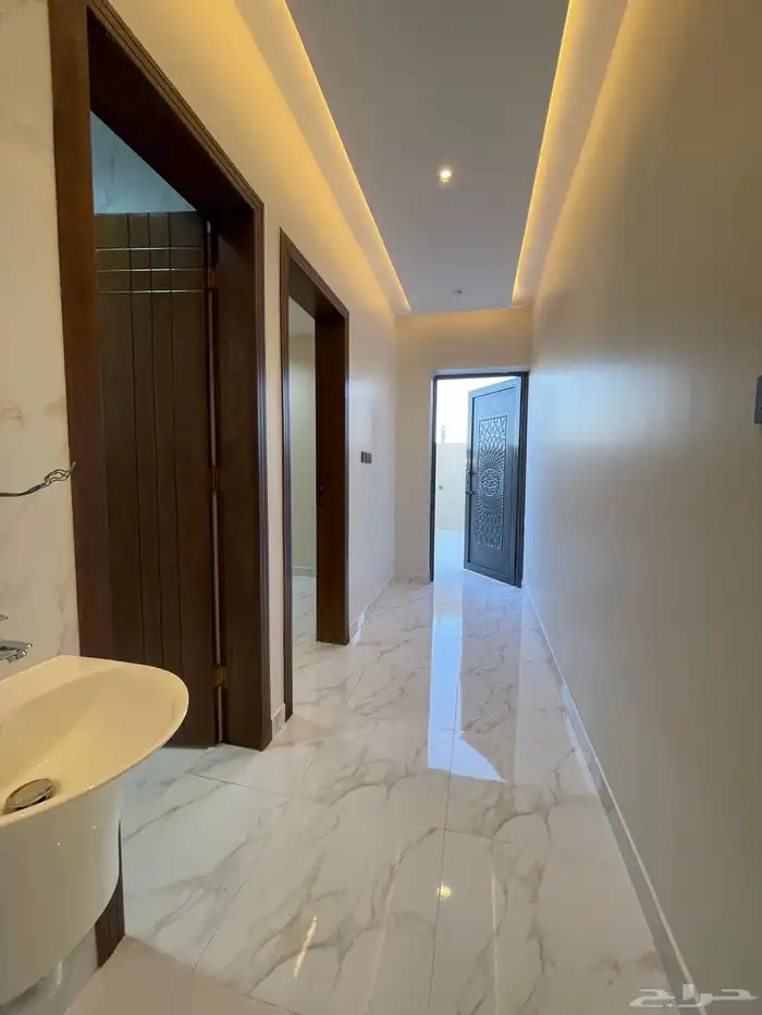 للبيع فيلا روف دور ثانى مع ملحق من 750 الف شمال الخميس 28