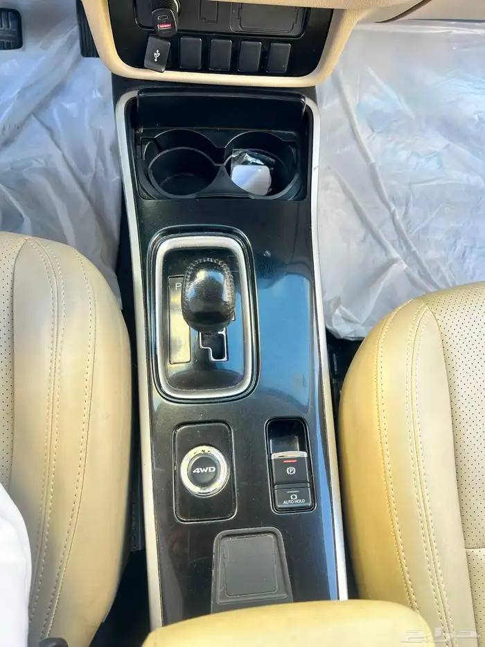 للبيع سياره اوتلاندر ميستوبيشي 3