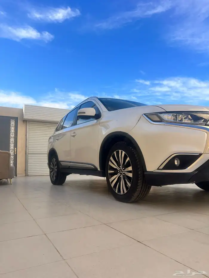 للبيع سياره اوتلاندر ميستوبيشي 0