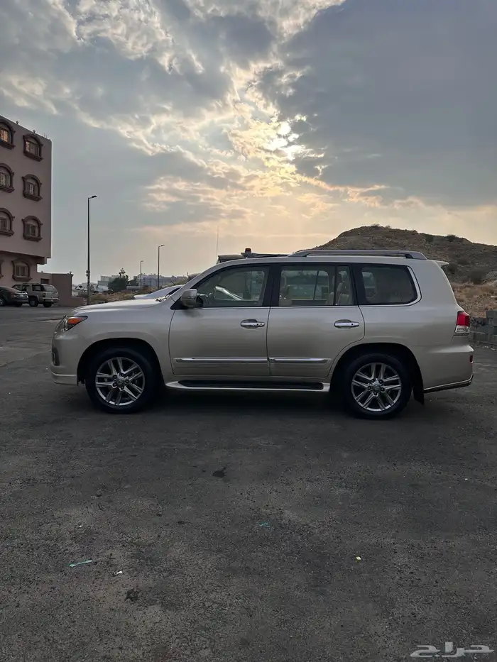 جيب لكزس 2012 DD 38