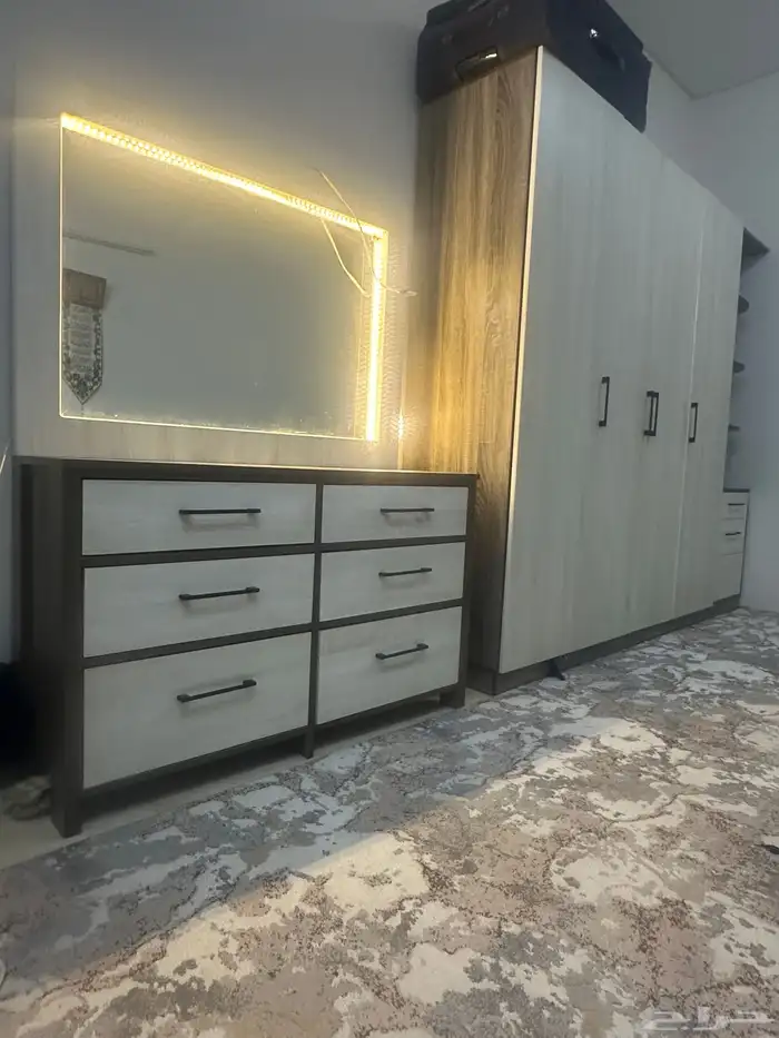 غرفت نوم مستخدم نضيف للبيع 0