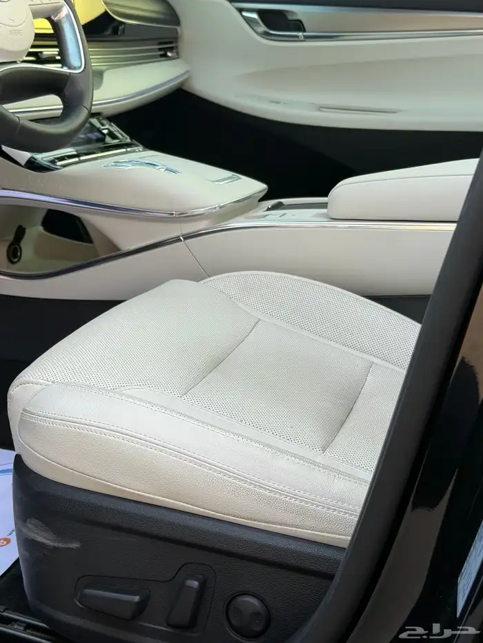 هونداي ازيرا 2023 فل بانوراما ( بحالة ممتازة ) 8