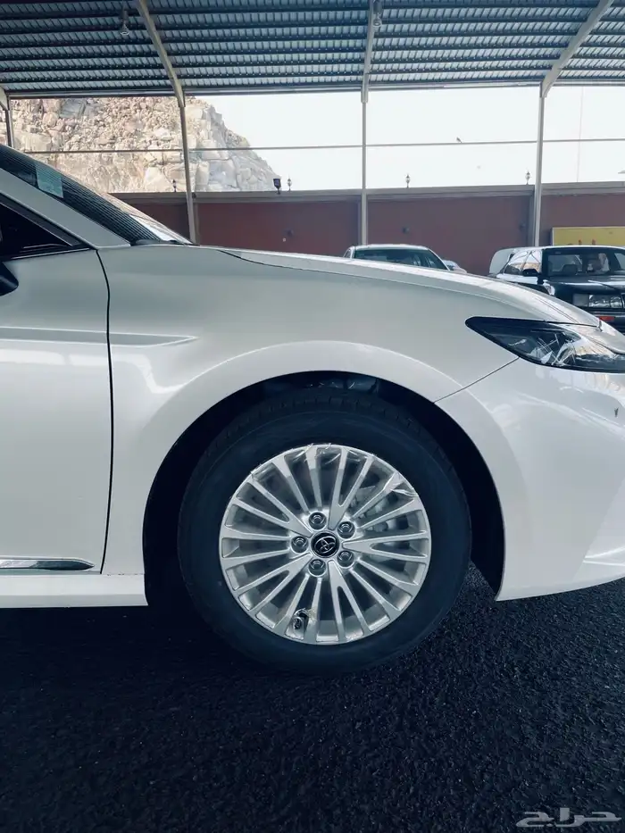 تويوتا كامري بنزين - LE - 2025 3