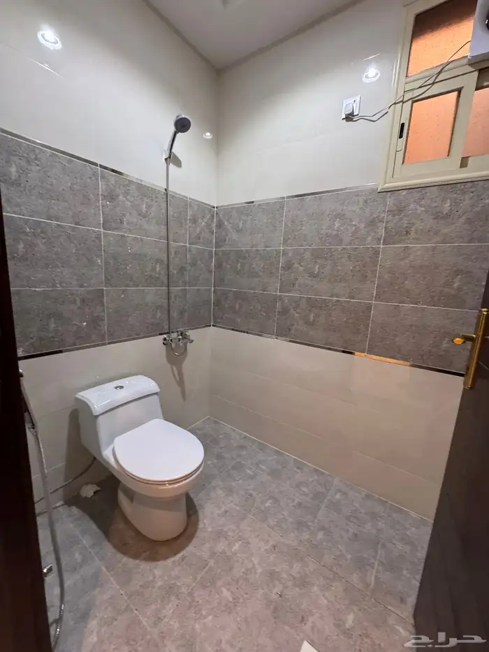 للبيع فيلا مستقله دورين وملحق مساحه 350 الارض من 840 الف 28