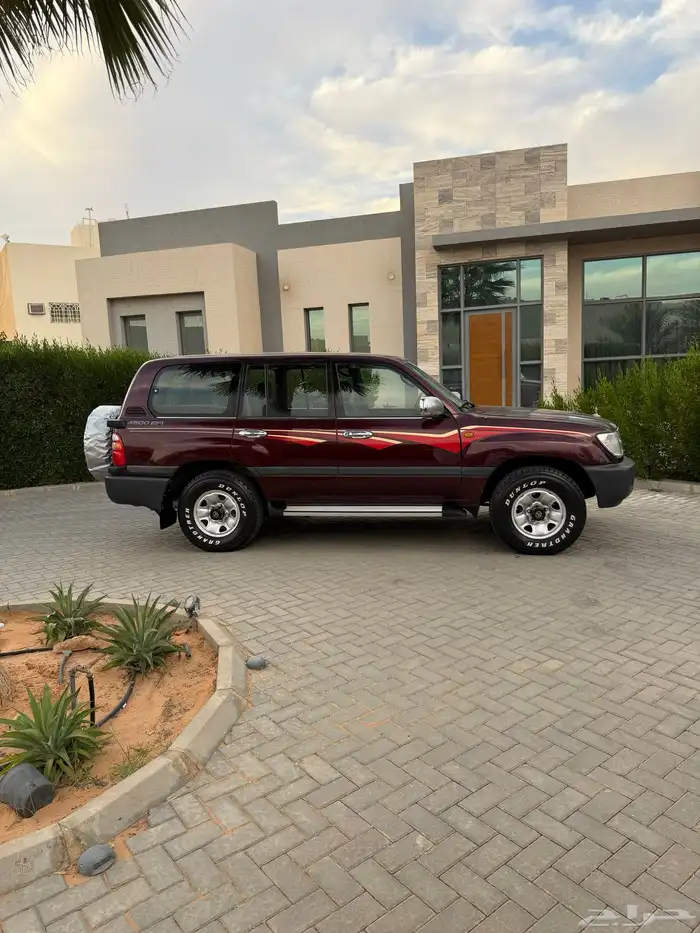 لاندكروزر 1999 قير عادي (عنابي) ممشى قليل 5