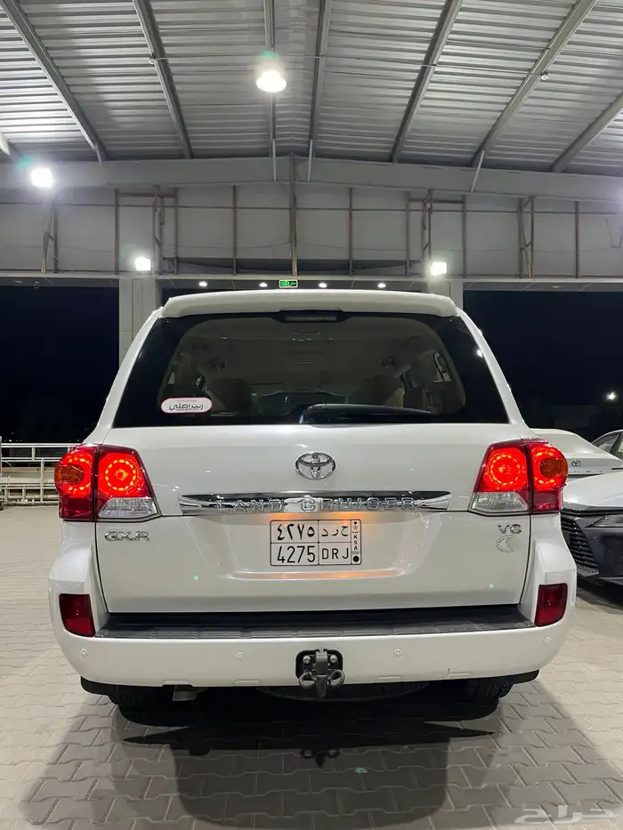 لاندكروزر 2014 شبه الجديد 10