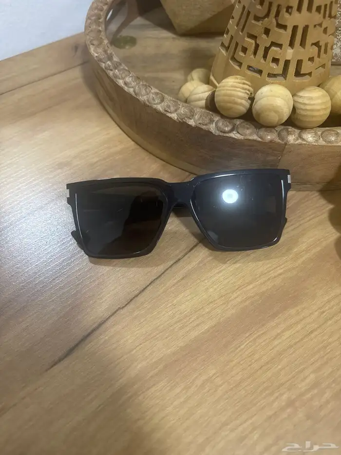 نظاره saint Laurent بسعر ممتاز بدون بوكس 550 0