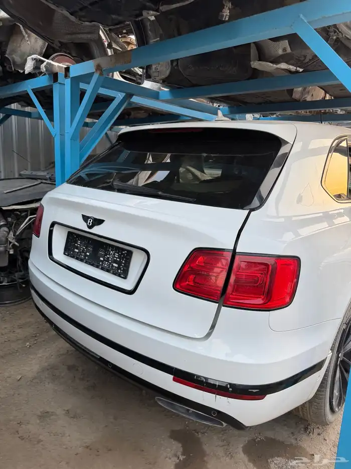 قطع غيار بورش وأودي و مزراتي مستعملة بحالة ممتازه 1