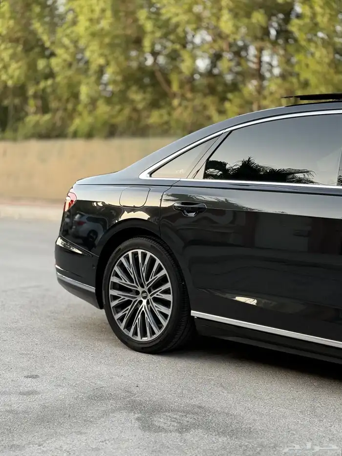 Audi A8L 2021 9