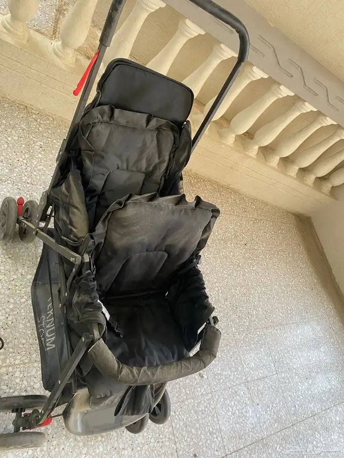 عربة اطفال نفرين 1