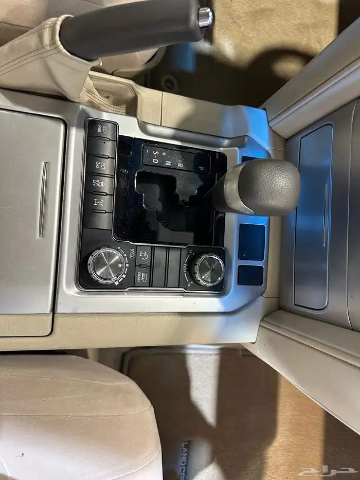 لاندكروزر 2019 GXR تورنق 15