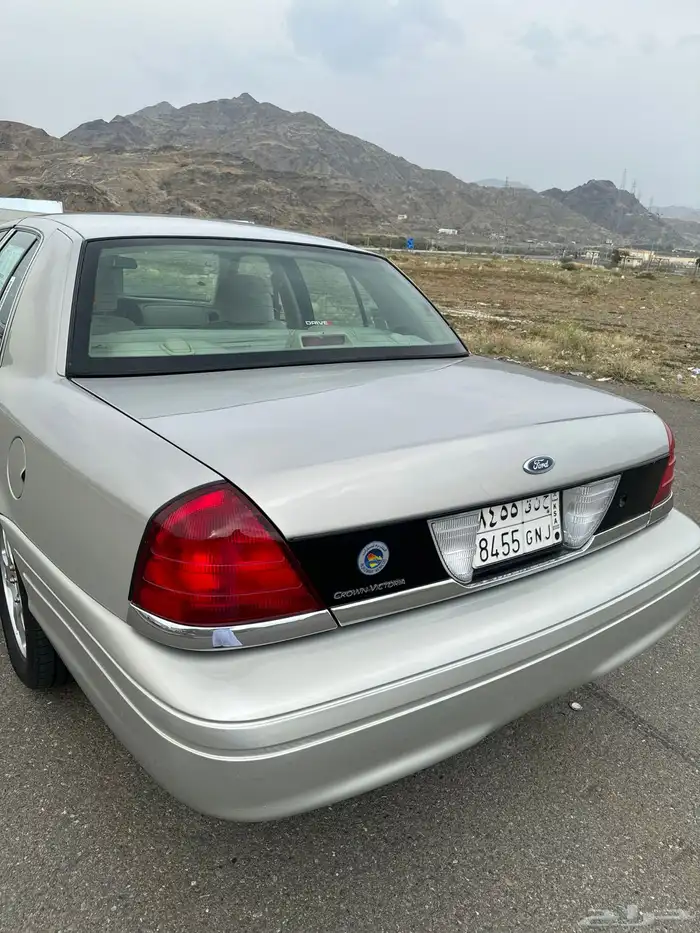 كراون فكتوريا 2010 سعودي سمني نظييف 14