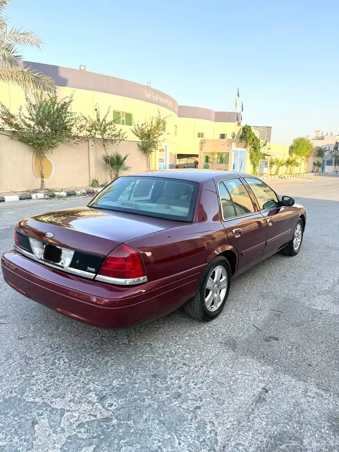 فورد فكتوريا ( 2011 ) 3