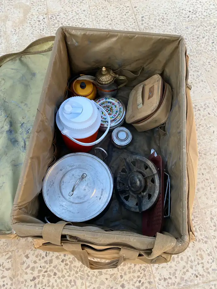 قطع ديكورات بترول نيسان 1998. وأثاث عزبة 13