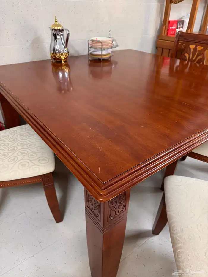 طاولة طعام 3