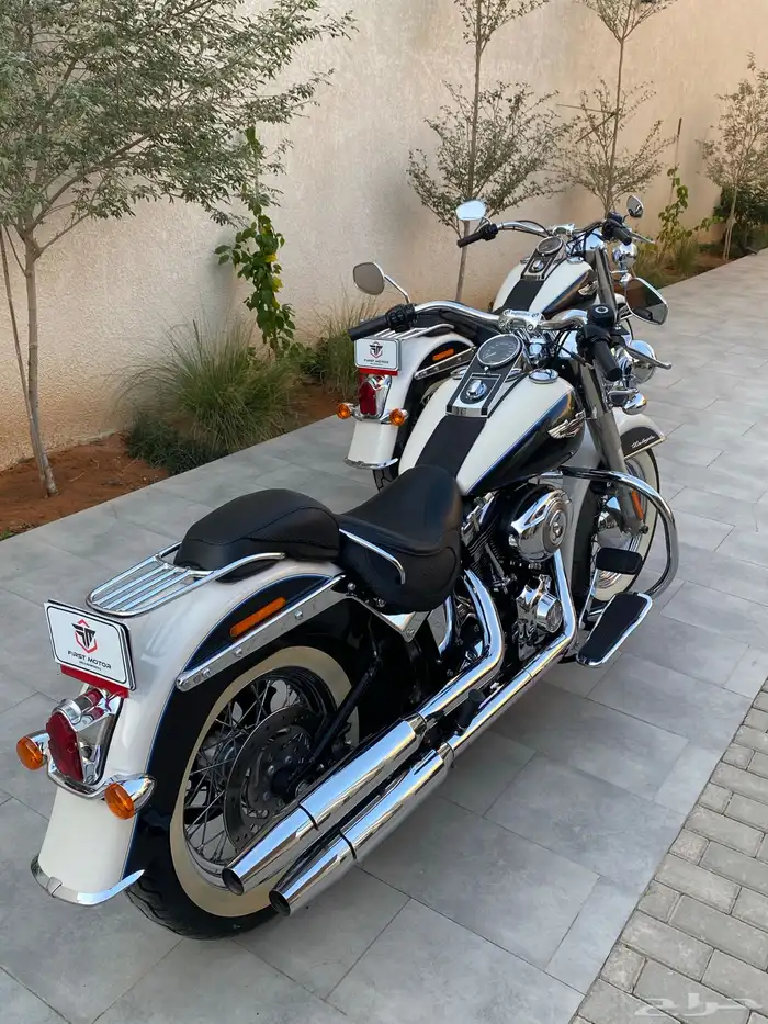 للبيع هارلي سوفتيل ديلكوس 2012 21