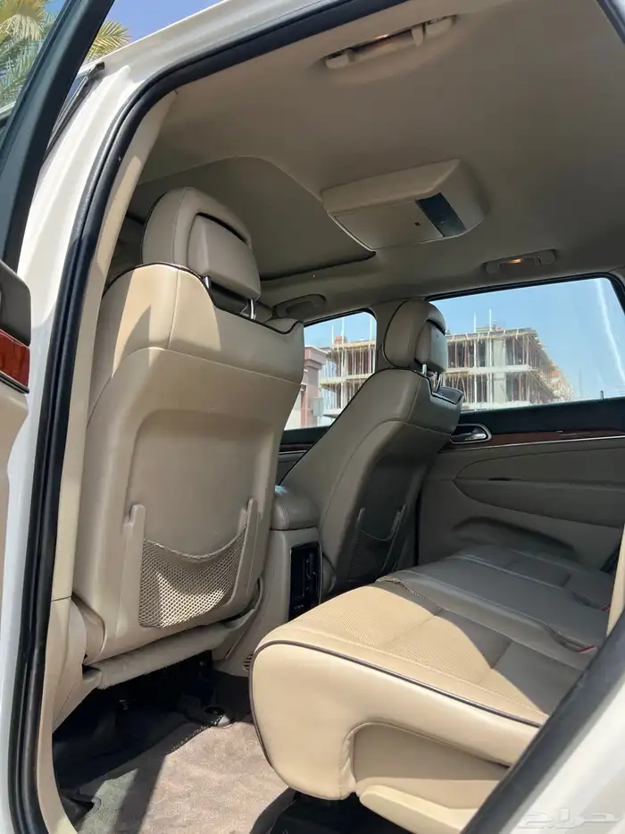 جيب شروكي اوفرلاند بودي وكاله 2011 سعودي 12