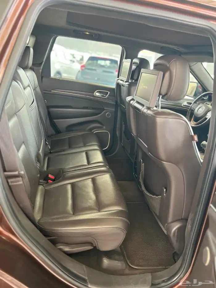 جيب شيروكي جراند 2015 فل كامل سعودي ماشي 139 الف 6