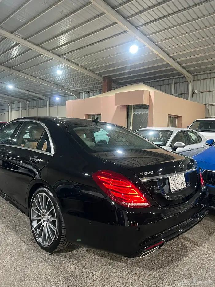 مرسيدس s400 مخزنه عداد 77 الف جفالي 4 ازارير وكاله 9