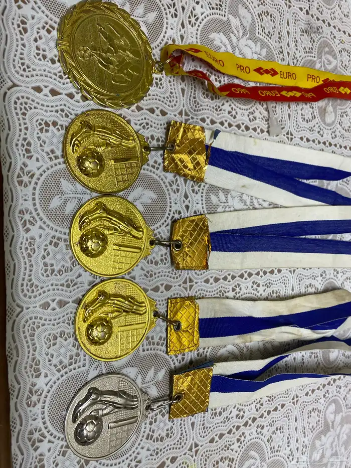 ميداليات بطولات للبيع 1