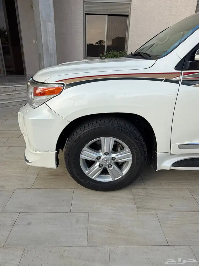 لاندكروزر جكسار 2015 بريمي 8 سرندل ممشى قليل 16