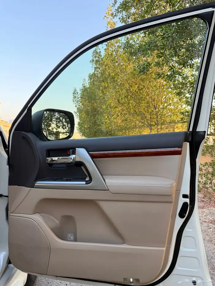 لاندكروزر VXR فكسار 2015 بريمي ( وكالة ) 54