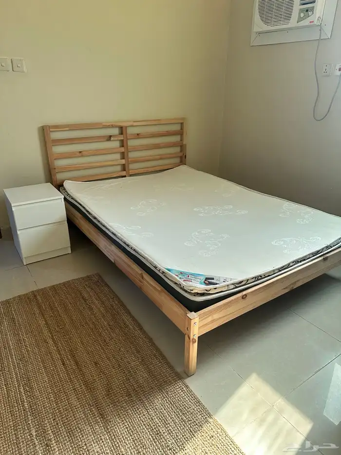 سرير نفر ونص مع كمدينة وفرشة 0