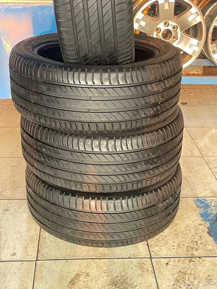 طقم كفرات مشلان اخو الجديد 245 45 18 2